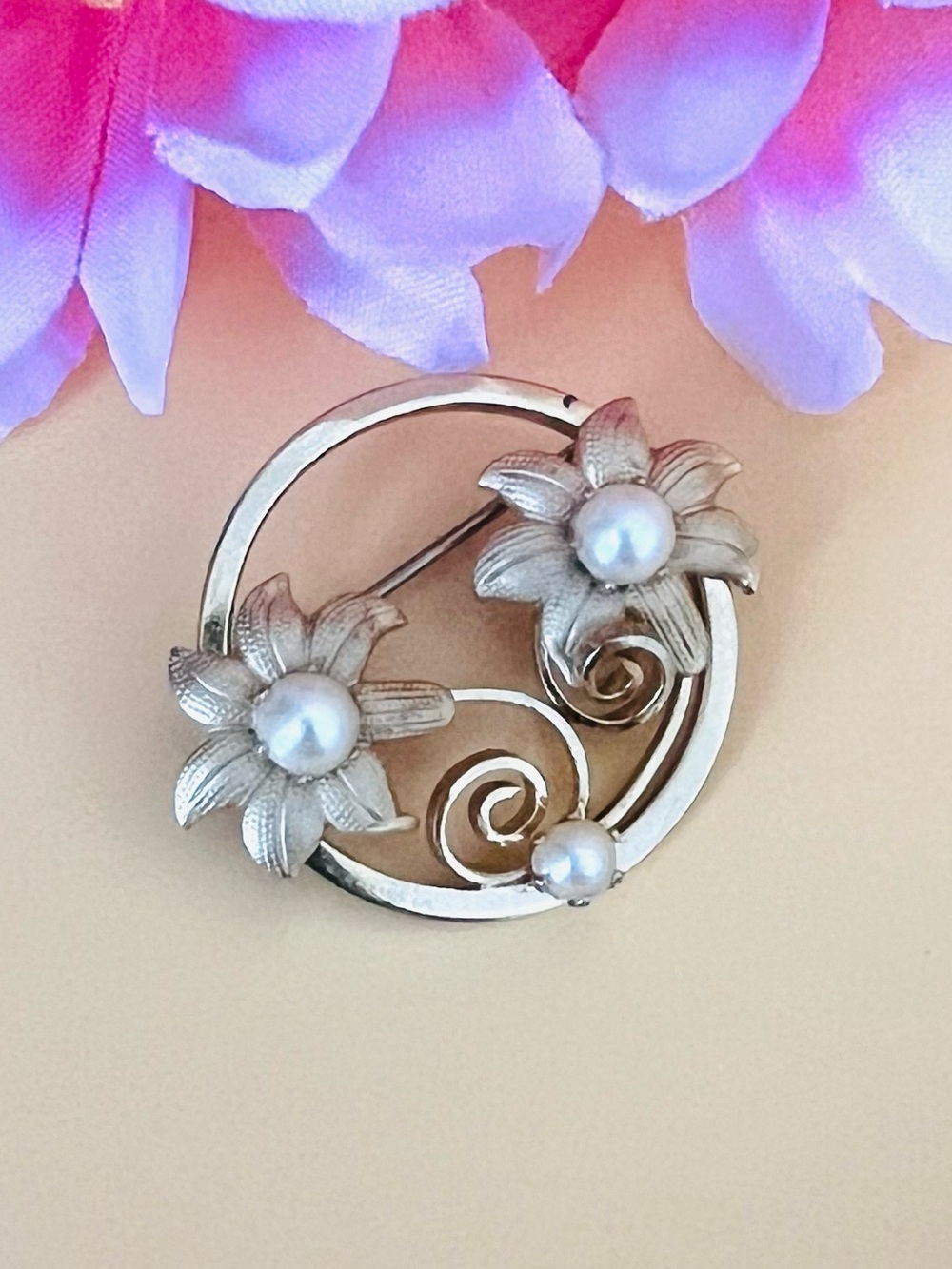 Gold tone Floral Pearl Accent Brooch - vintage